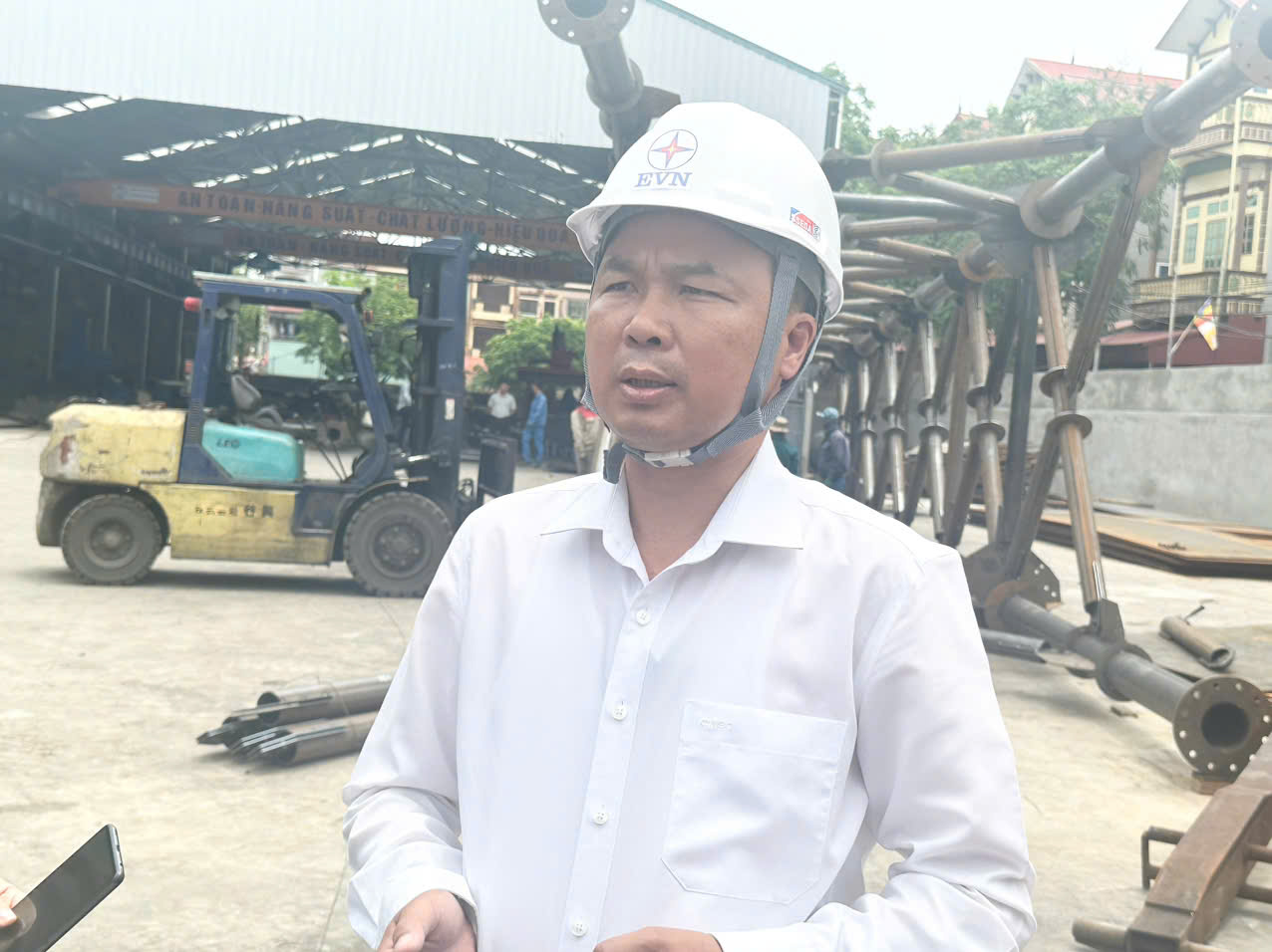 Dồn lực thi công đường dây 500kV Lào Cai - Vĩnh Yên: Vượt mưa lũ, bám sát tiến độ- Ảnh 1. Dồn lực thi công đường dây 500kV Lào Cai - Vĩnh Yên: Vượt mưa lũ, bám sát tiến độ- Ảnh 1.