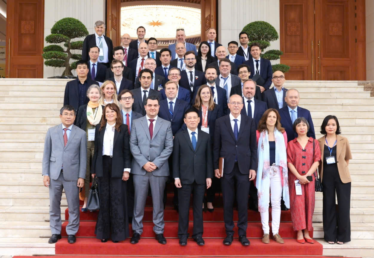 Phó Thủ tướng Hồ Đức Phớc làm việc với Đoàn doanh nghiệp Pháp- Ảnh 6. Phó Thủ tướng Hồ Đức Phớc làm việc với Đoàn doanh nghiệp Pháp- Ảnh 6.