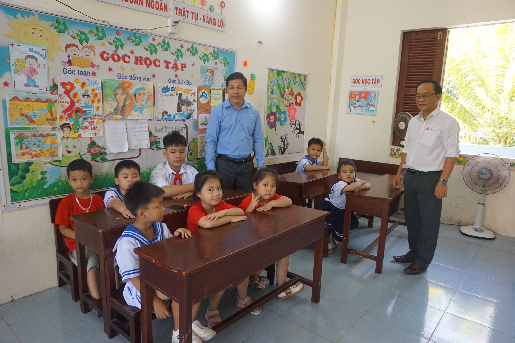 Trường Sa: Những câu chuyện bình dị mà phi thường- Ảnh 4. Trường Sa: Những câu chuyện bình dị mà phi thường- Ảnh 4.