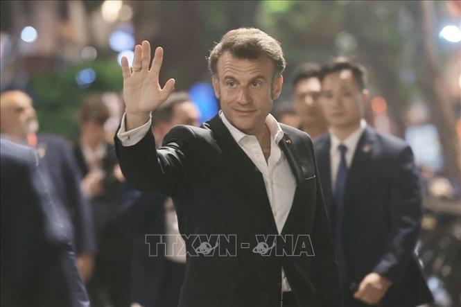 Tổng thống Pháp Emmanuel Macron và Phu nhân kết thúc chuyến thăm cấp Nhà nước tới Việt Nam- Ảnh 5. Tổng thống Pháp Emmanuel Macron và Phu nhân kết thúc chuyến thăm cấp Nhà nước tới Việt Nam- Ảnh 5.