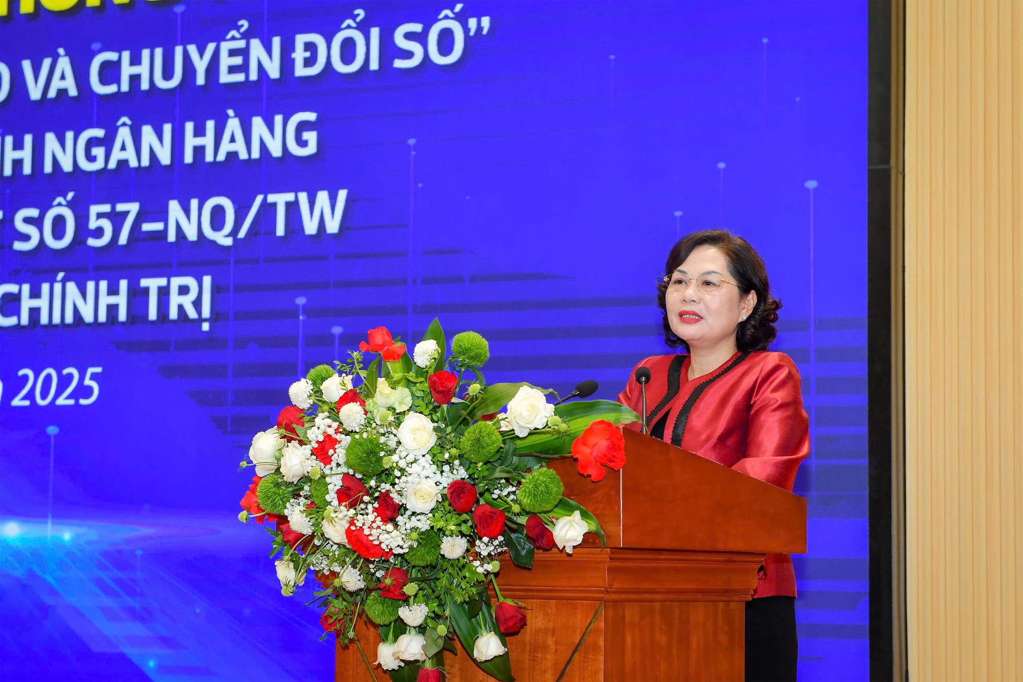 Chuyển đổi số ngành ngân hàng: Từ nghị quyết đến hành động cụ thể- Ảnh 1. Chuyển đổi số ngành ngân hàng: Từ nghị quyết đến hành động cụ thể- Ảnh 1.