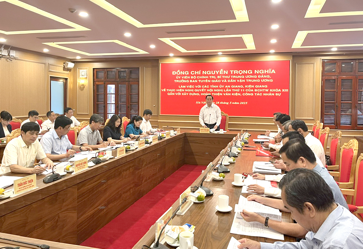 Đồng chí Nguyễn Trọng Nghĩa làm việc với lãnh đạo tỉnh An Giang và Kiên Giang về công tác sắp xếp bộ máy- Ảnh 2. Đồng chí Nguyễn Trọng Nghĩa làm việc với lãnh đạo tỉnh An Giang và Kiên Giang về công tác sắp xếp bộ máy- Ảnh 2.