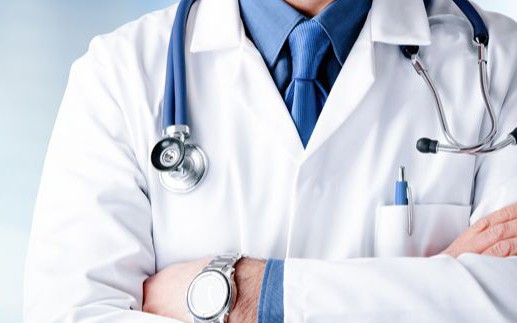 Phụ cấp ưu đãi nghề y thực hiện theo quy định nào?