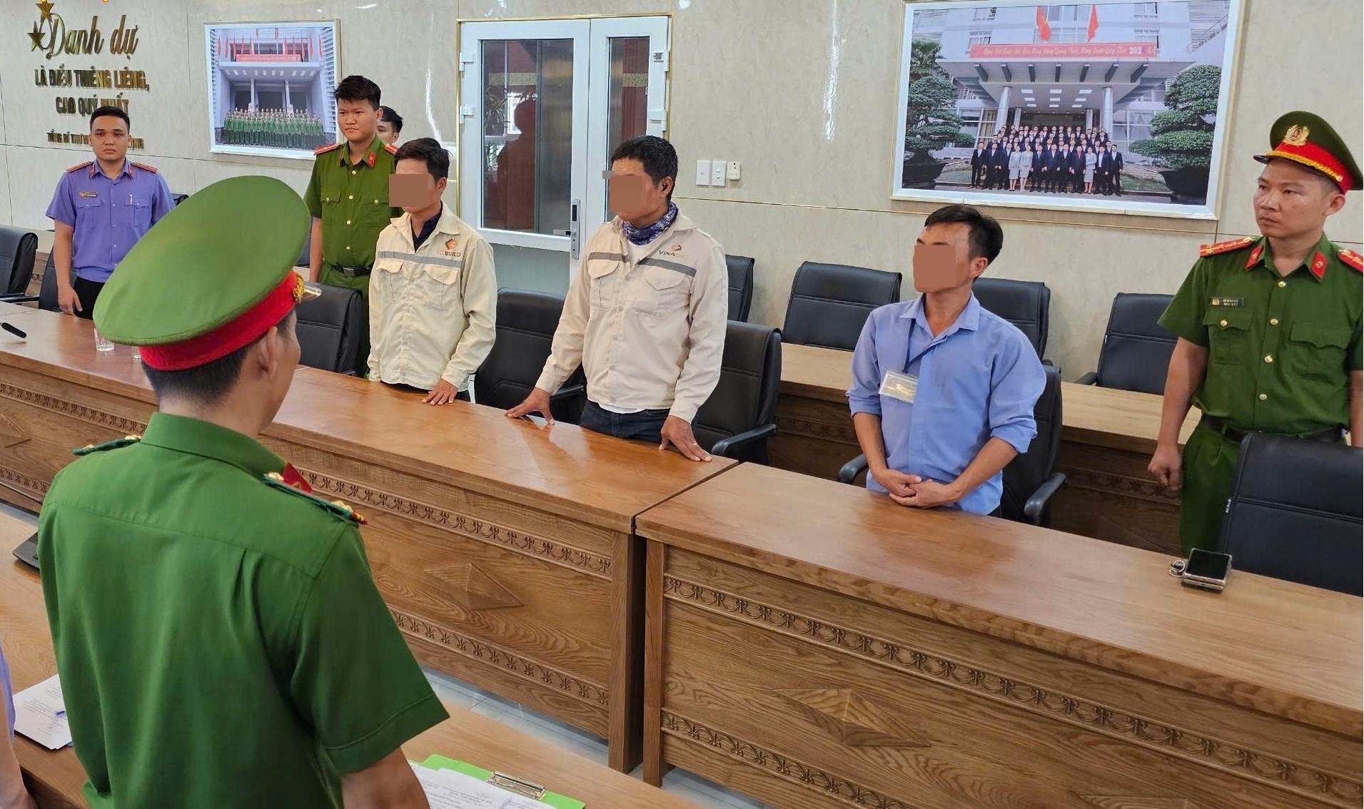Đà Nẵng: Khởi tố 3 đối tượng chôn lấp trái phép 162 tấn chất thải rắn- Ảnh 1. Đà Nẵng: Khởi tố 3 đối tượng chôn lấp trái phép 162 tấn chất thải rắn- Ảnh 1.