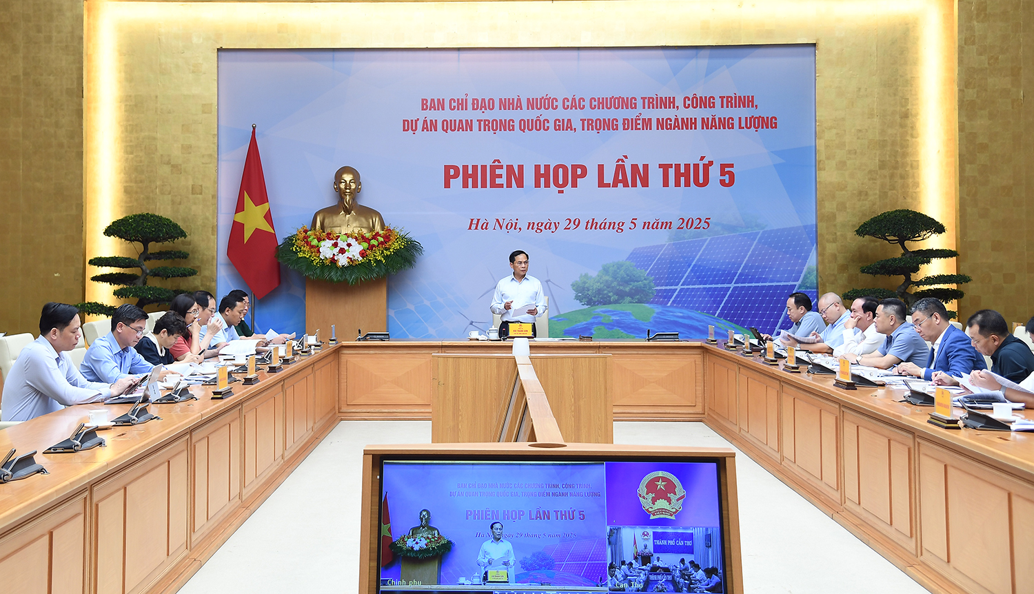 Trình Thủ tướng Chính phủ ban hành Kế hoạch thực hiện Quy hoạch điện VIII điều chỉnh trước ngày 15/6- Ảnh 2. Trình Thủ tướng Chính phủ ban hành Kế hoạch thực hiện Quy hoạch điện VIII điều chỉnh trước ngày 15/6- Ảnh 2.