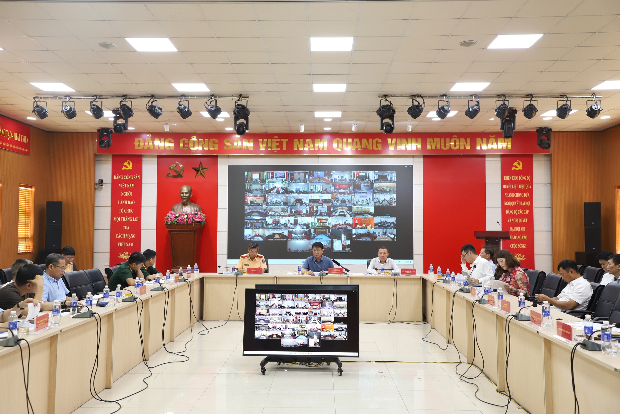 Phân cấp, phân quyền gần 5.000km luồng đường thủy nội địa quốc gia về địa phương quản lý- Ảnh 1. Phân cấp, phân quyền gần 5.000km luồng đường thủy nội địa quốc gia về địa phương quản lý- Ảnh 1.