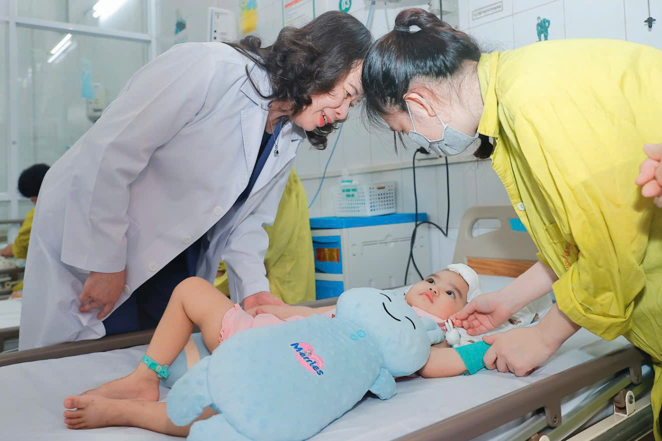Chăm sóc sức khỏe cho trẻ em là chuẩn bị cho tương lai của đất nước- Ảnh 1. Chăm sóc sức khỏe cho trẻ em là chuẩn bị cho tương lai của đất nước- Ảnh 1.