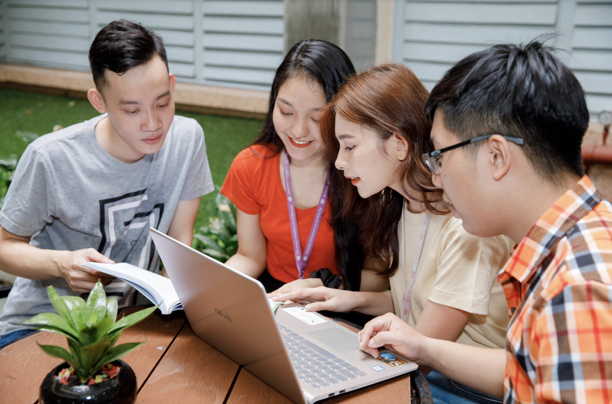 Chứng chỉ ngoại ngữ là quyền lợi, không phải yếu tố quyết định tuyển sinh- Ảnh 1. Chứng chỉ ngoại ngữ là quyền lợi, không phải yếu tố quyết định tuyển sinh- Ảnh 1.