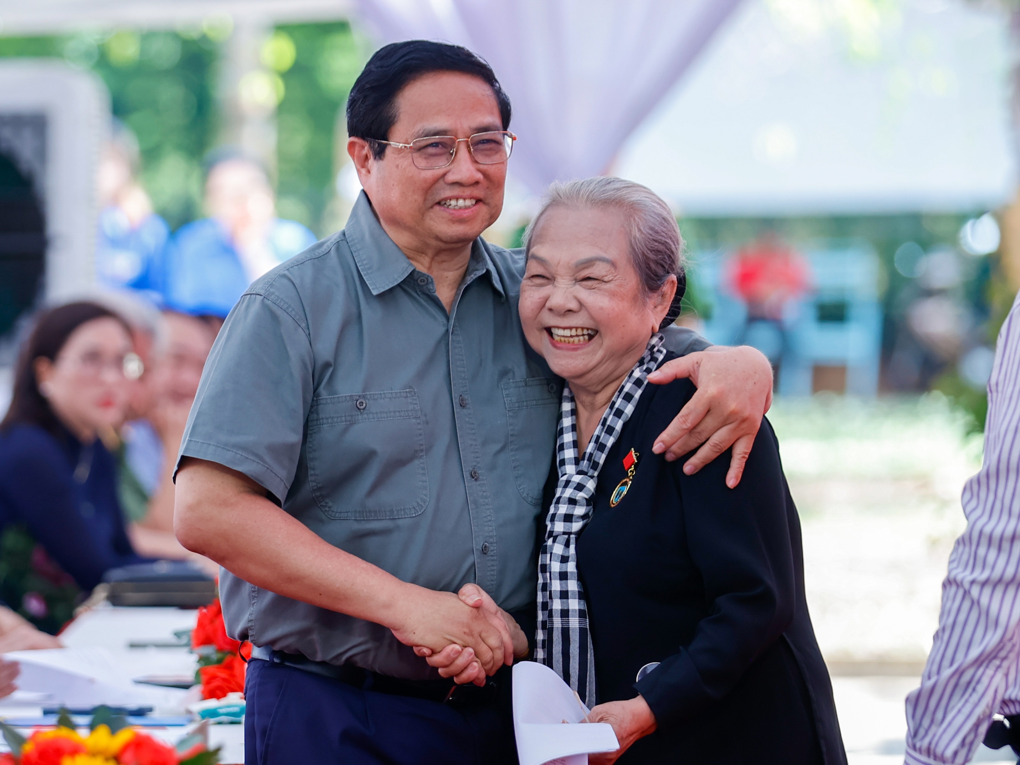 Thủ tướng Phạm Minh Chính: Phải tri ân các chiến sĩ cách mạng bị địch bắt tù đày bằng những hành động cụ thể- Ảnh 7. Thủ tướng Phạm Minh Chính: Phải tri ân các chiến sĩ cách mạng bị địch bắt tù đày bằng những hành động cụ thể- Ảnh 7.