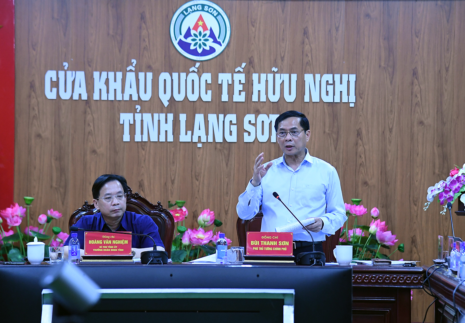 Phó Thủ tướng Bùi Thanh Sơn kiểm tra công tác chống buôn lậu tại Lạng Sơn- Ảnh 1. Phó Thủ tướng Bùi Thanh Sơn kiểm tra công tác chống buôn lậu tại Lạng Sơn- Ảnh 1.