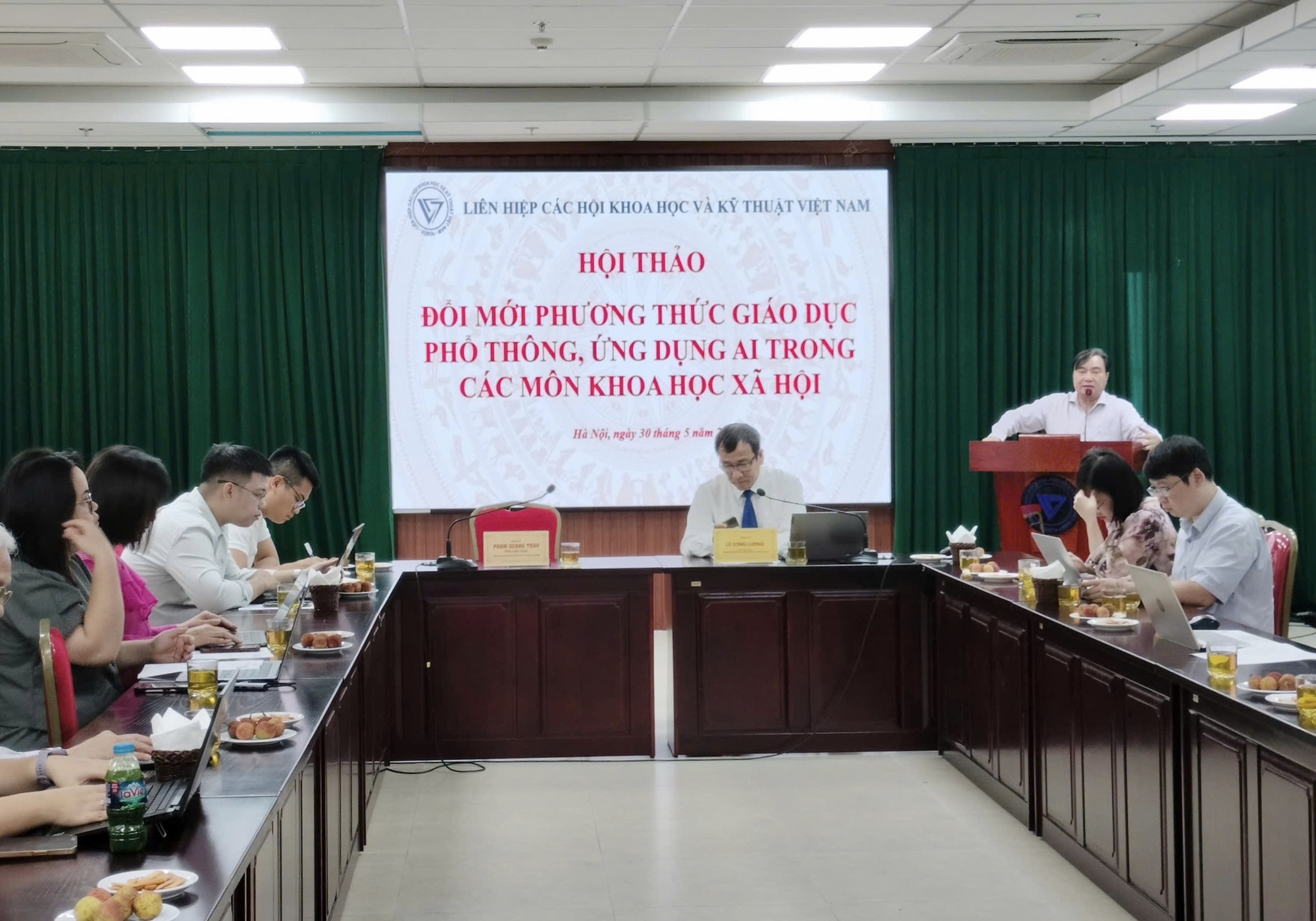 Đổi mới phương thức giáo dục phổ thông, ứng dụng AI trong môn khoa học xã hội- Ảnh 1. Đổi mới phương thức giáo dục phổ thông, ứng dụng AI trong môn khoa học xã hội- Ảnh 1.