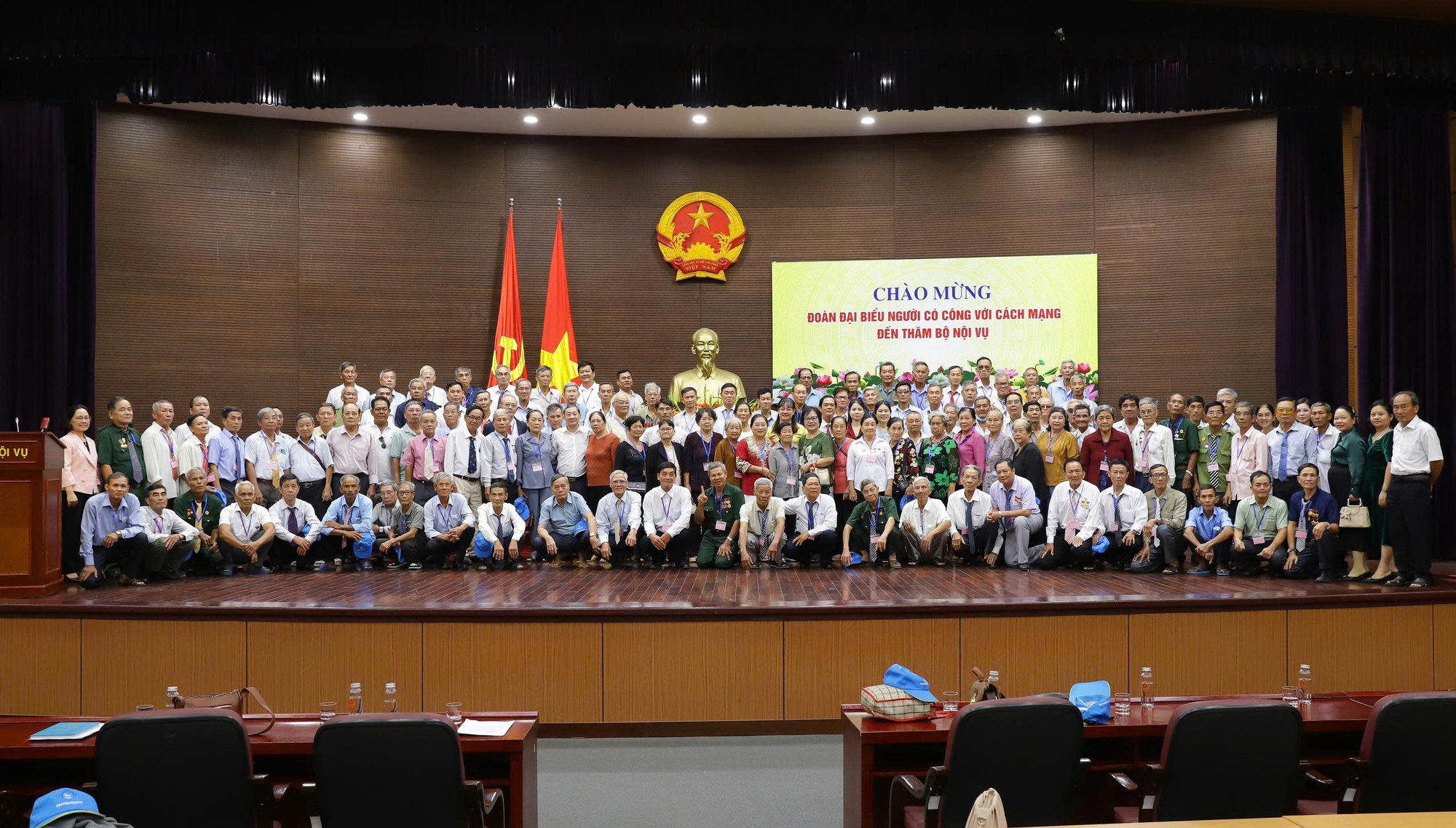 Triển khai toàn diện các chính sách ưu đãi người có công- Ảnh 2. Triển khai toàn diện các chính sách ưu đãi người có công- Ảnh 2.