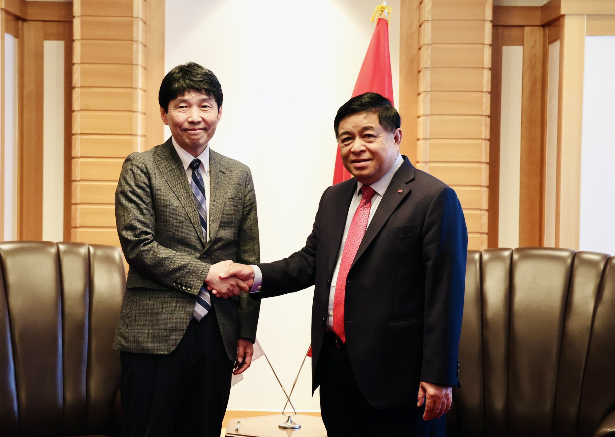 Phó Thủ tướng Nguyễn Chí Dũng tiếp Thống đốc tỉnh Gunma- Ảnh 1.