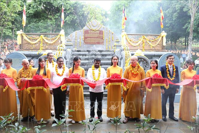 Tổng thống Sri Lanka Anura Kumara Disanayaka thăm chùa Bái Đính- Ảnh 1. Tổng thống Sri Lanka Anura Kumara Disanayaka thăm chùa Bái Đính- Ảnh 1.