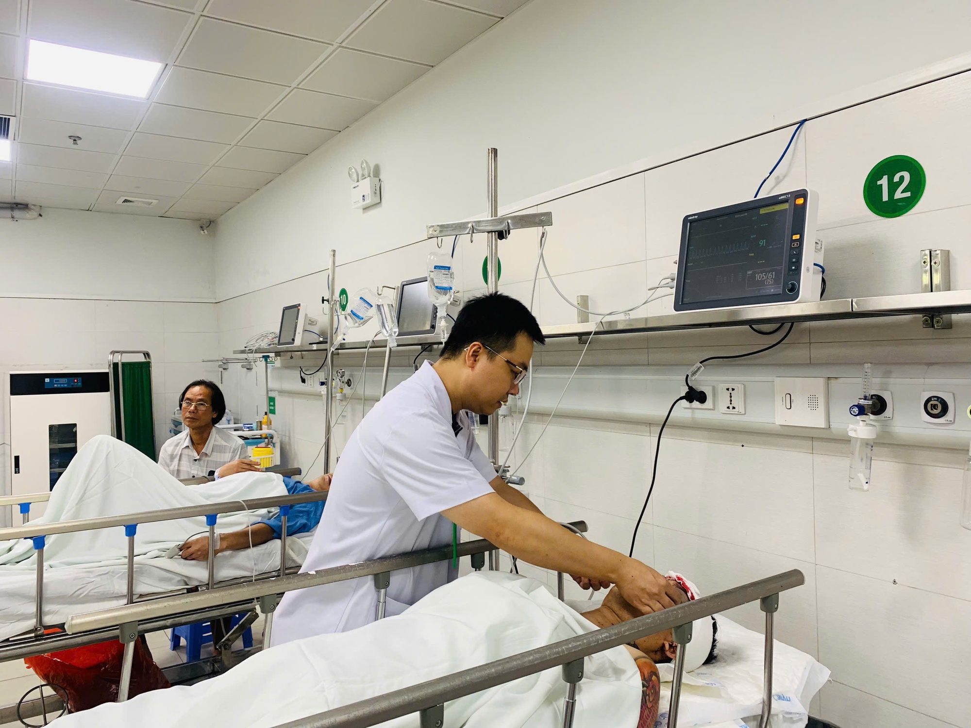 Số ca nhập viện, tử vong do tai nạn giao thông trong kỳ nghỉ lễ không có đột biến- Ảnh 3. Số ca nhập viện, tử vong do tai nạn giao thông trong kỳ nghỉ lễ không có đột biến- Ảnh 3.