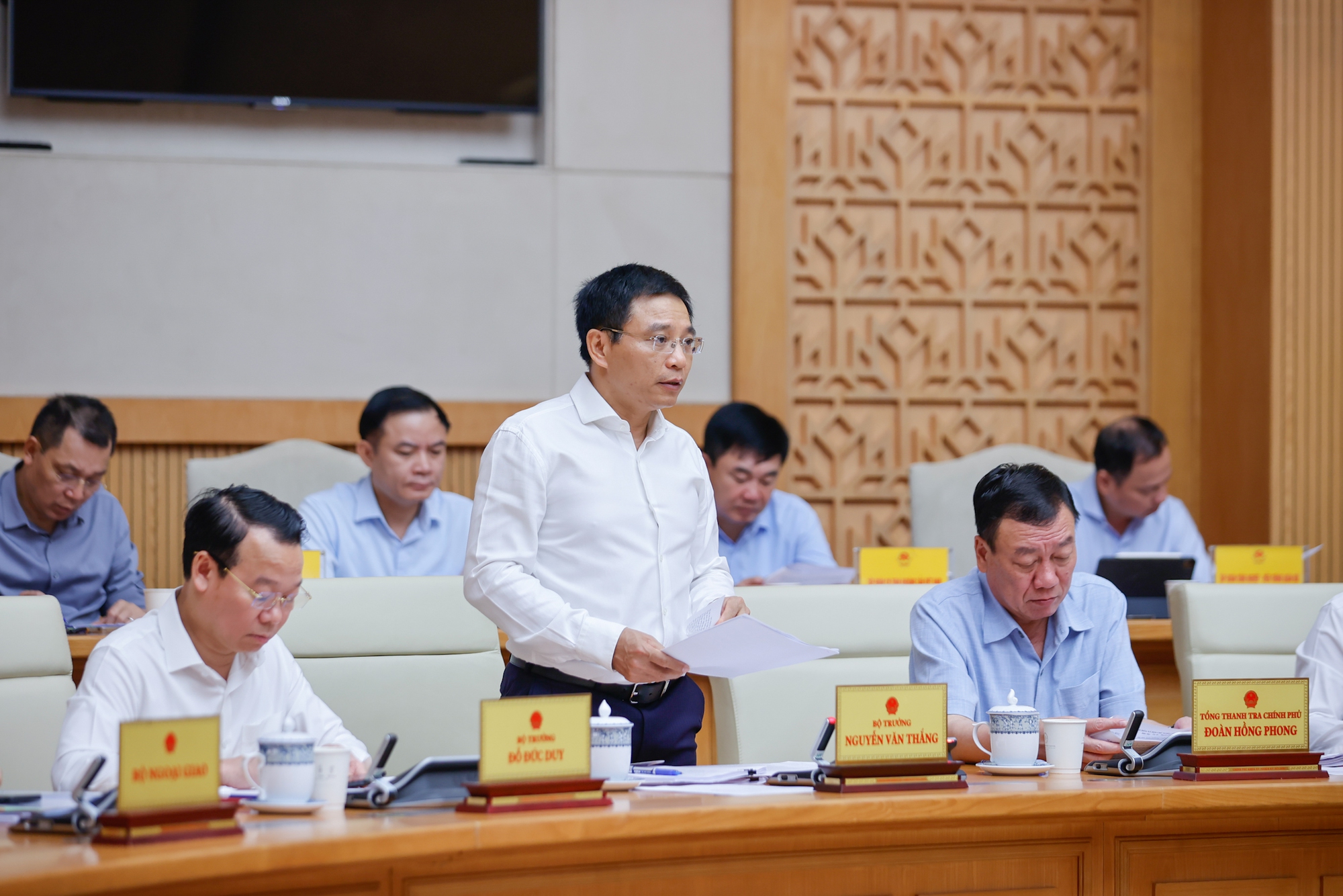 Thủ tướng: Triển khai hiệu quả "bộ tứ chiến lược"; thực hiện bằng được các mục tiêu lớn- Ảnh 5. Thủ tướng: Triển khai hiệu quả "bộ tứ chiến lược"; thực hiện bằng được các mục tiêu lớn- Ảnh 5.