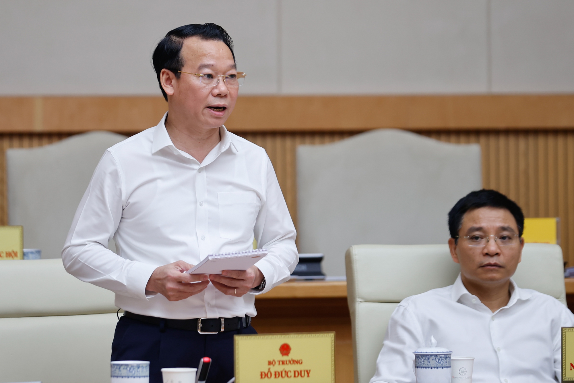 Thủ tướng: Triển khai hiệu quả "bộ tứ chiến lược"; thực hiện bằng được các mục tiêu lớn- Ảnh 8. Thủ tướng: Triển khai hiệu quả "bộ tứ chiến lược"; thực hiện bằng được các mục tiêu lớn- Ảnh 8.