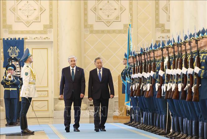 Lễ đón Tổng Bí thư Tô Lâm và Phu nhân thăm cấp Nhà nước Cộng hòa Kazakhstan- Ảnh 3. Lễ đón Tổng Bí thư Tô Lâm và Phu nhân thăm cấp Nhà nước Cộng hòa Kazakhstan- Ảnh 3.