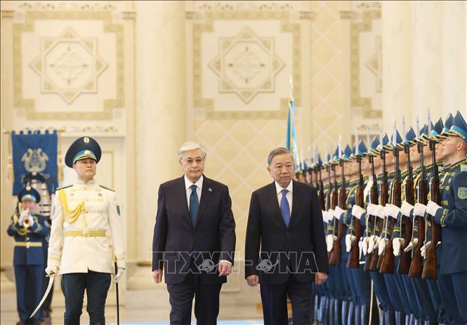 Lễ đón Tổng Bí thư Tô Lâm và Phu nhân thăm cấp Nhà nước Cộng hòa Kazakhstan- Ảnh 4. Lễ đón Tổng Bí thư Tô Lâm và Phu nhân thăm cấp Nhà nước Cộng hòa Kazakhstan- Ảnh 4.