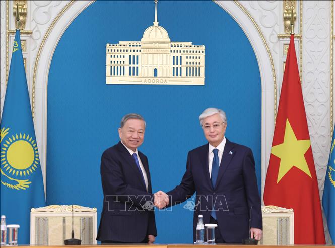 Tổng Bí thư Tô Lâm chứng kiến Lễ trao các văn kiện hợp tác song phương Việt Nam - Kazakhstan- Ảnh 6. Tổng Bí thư Tô Lâm chứng kiến Lễ trao các văn kiện hợp tác song phương Việt Nam - Kazakhstan- Ảnh 6.