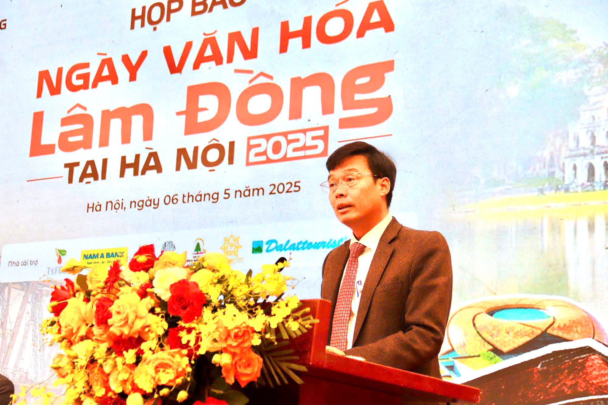 Quảng bá nét đẹp văn hóa Lâm Đồng tại Hà Nội- Ảnh 1. Quảng bá nét đẹp văn hóa Lâm Đồng tại Hà Nội- Ảnh 1.