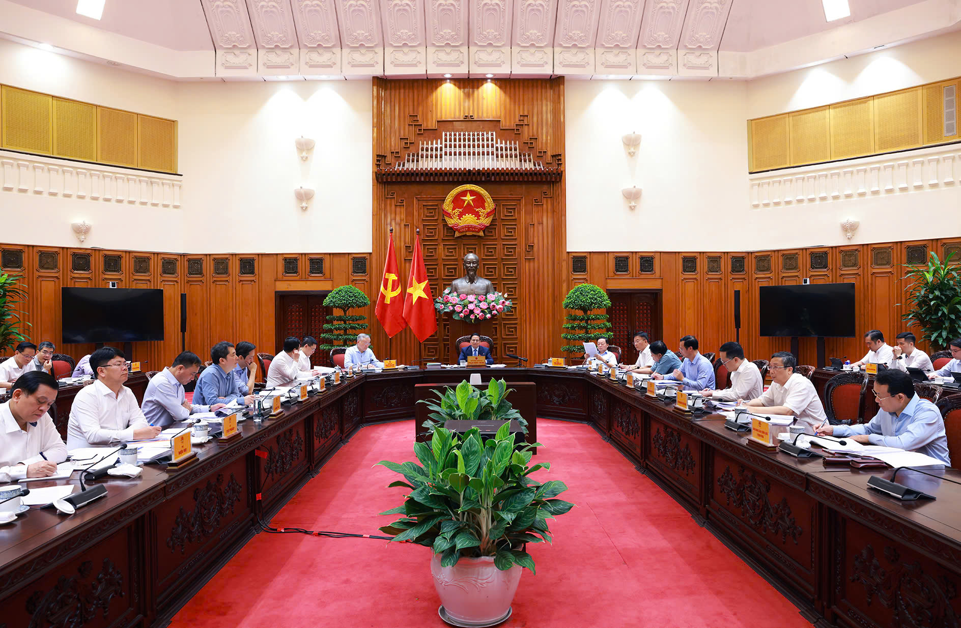 Thủ tướng: Luôn tích cực, chủ động trong chuẩn bị và đàm phán thương mại với Hoa Kỳ- Ảnh 1. Thủ tướng: Luôn tích cực, chủ động trong chuẩn bị và đàm phán thương mại với Hoa Kỳ- Ảnh 1.