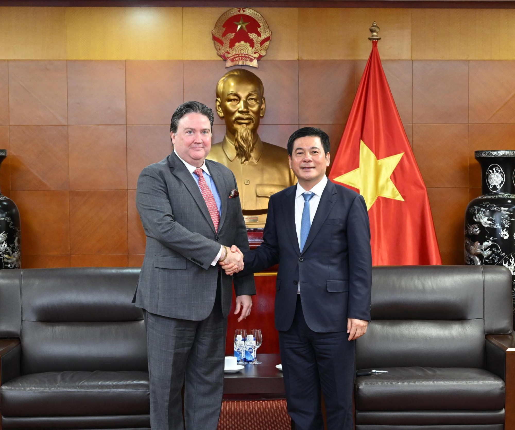 Thúc đẩy thực hiện các thỏa thuận thương mại với Hoa Kỳ- Ảnh 2. Thúc đẩy thực hiện các thỏa thuận thương mại với Hoa Kỳ- Ảnh 2.