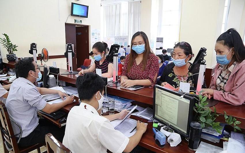 Tính chế độ nghỉ hưu trước tuổi theo thời gian đóng BHXH bắt buộc