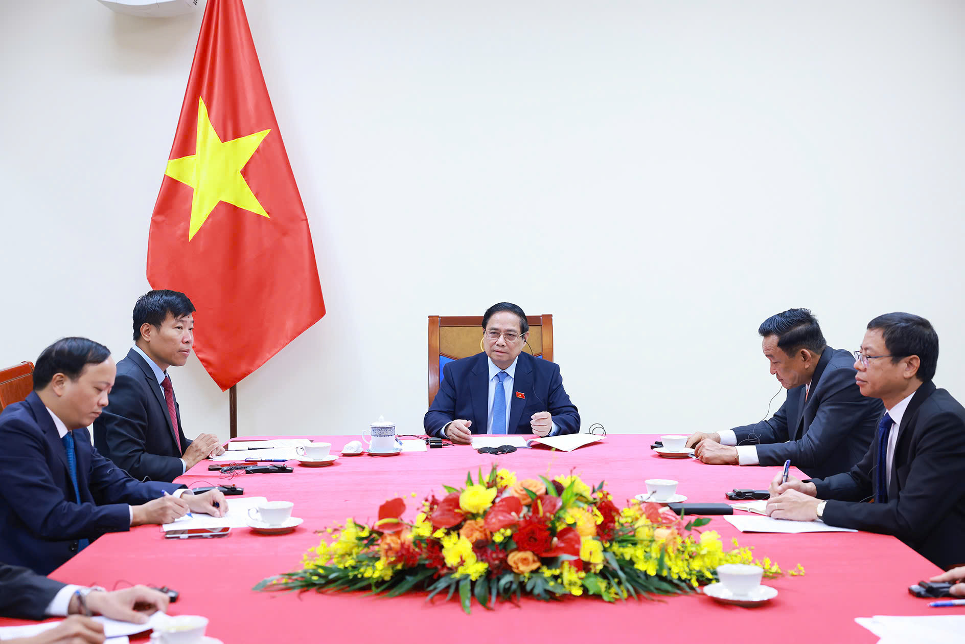 Thủ tướng Phạm Minh Chính điện đàm với Thủ tướng Singapore Lawrence Wong- Ảnh 2. Thủ tướng Phạm Minh Chính điện đàm với Thủ tướng Singapore Lawrence Wong- Ảnh 2.