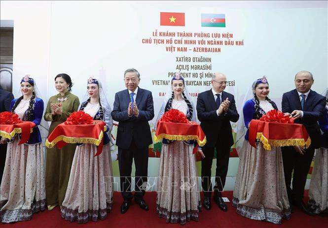 Phòng lưu niệm Chủ tịch Hồ Chí Minh với ngành dầu khí Việt Nam - Azerbaijan: Nơi viết tiếp những dòng lịch sử về quan hệ hai nước- Ảnh 1. Phòng lưu niệm Chủ tịch Hồ Chí Minh với ngành dầu khí Việt Nam - Azerbaijan: Nơi viết tiếp những dòng lịch sử về quan hệ hai nước- Ảnh 1.