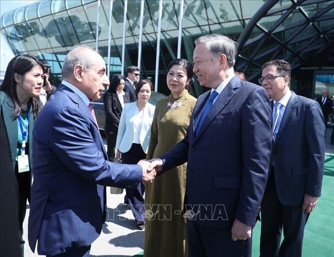 Tổng Bí thư kết thúc chuyến thăm Azerbaijan, lên đường thăm Liên bang Nga- Ảnh 2. Tổng Bí thư kết thúc chuyến thăm Azerbaijan, lên đường thăm Liên bang Nga- Ảnh 2.