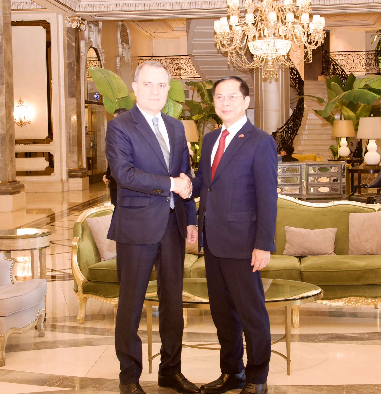 Phó Thủ tướng Bùi Thanh Sơn hội kiến Bộ trưởng Ngoại giao Azerbaijan Jeyhun Bayramov- Ảnh 1. Phó Thủ tướng Bùi Thanh Sơn hội kiến Bộ trưởng Ngoại giao Azerbaijan Jeyhun Bayramov- Ảnh 1.
