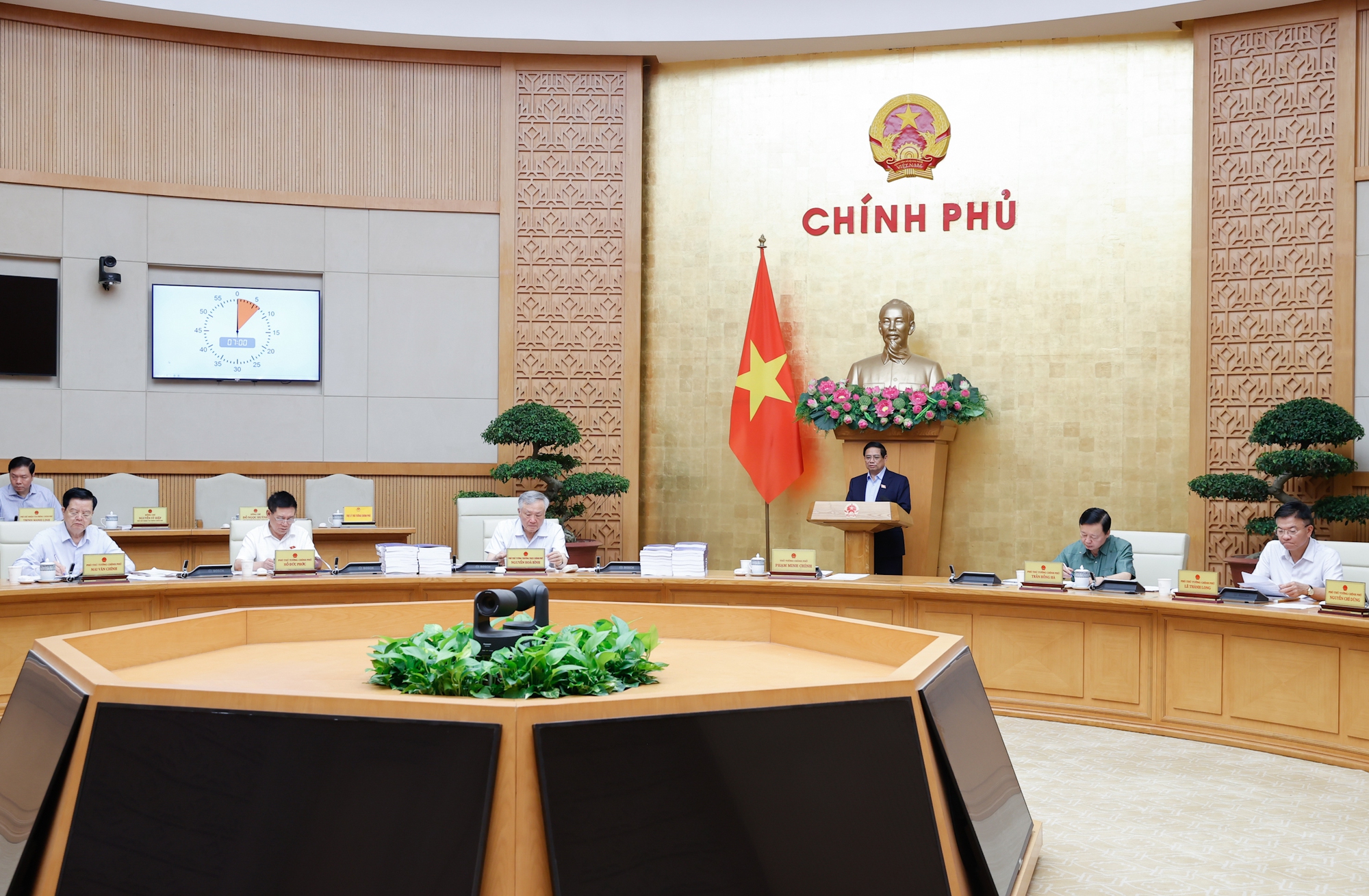 Thủ tướng: Khẩn trương bố trí đủ kinh phí, chi trả cho người nghỉ việc 'càng sớm càng tốt'- Ảnh 2. Thủ tướng: Khẩn trương bố trí đủ kinh phí, chi trả cho người nghỉ việc 'càng sớm càng tốt'- Ảnh 2.