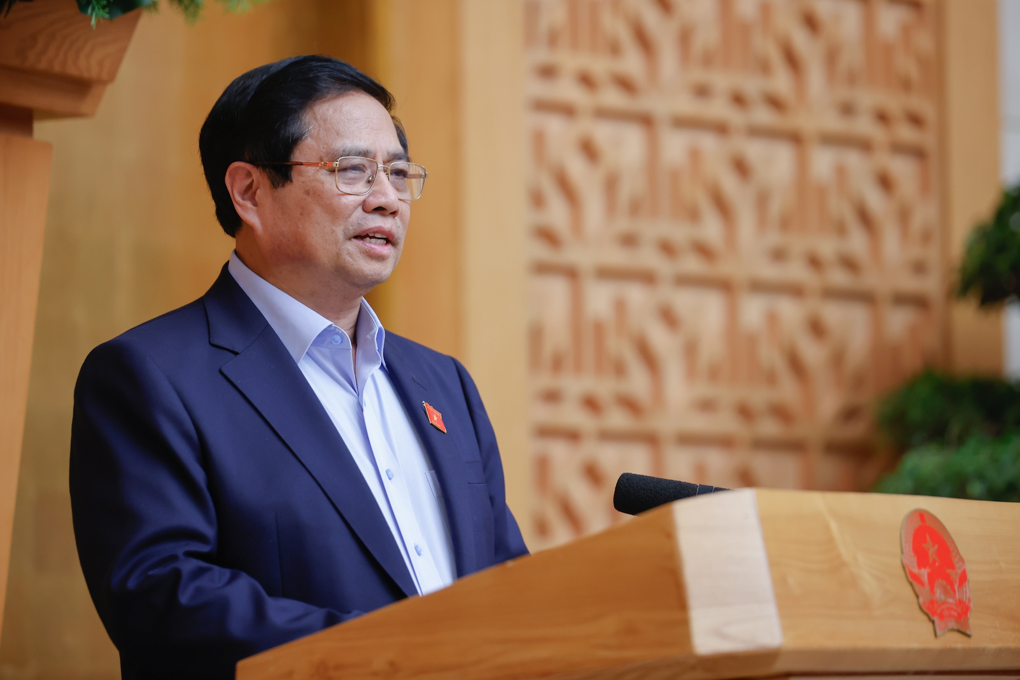 Thủ tướng: Khẩn trương bố trí đủ kinh phí, chi trả cho người nghỉ việc 'càng sớm càng tốt'- Ảnh 1. Thủ tướng: Khẩn trương bố trí đủ kinh phí, chi trả cho người nghỉ việc 'càng sớm càng tốt'- Ảnh 1.