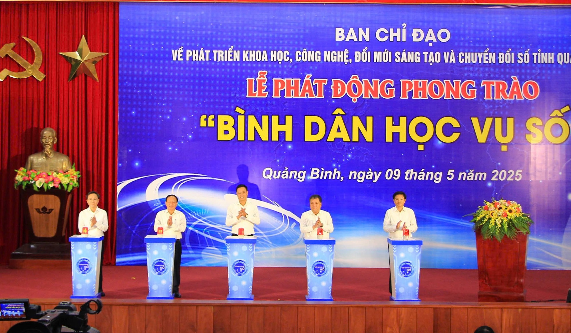 Quảng Bình phát động phong trào 'Bình dân học vụ số'- Ảnh 1. Quảng Bình phát động phong trào 'Bình dân học vụ số'- Ảnh 1.