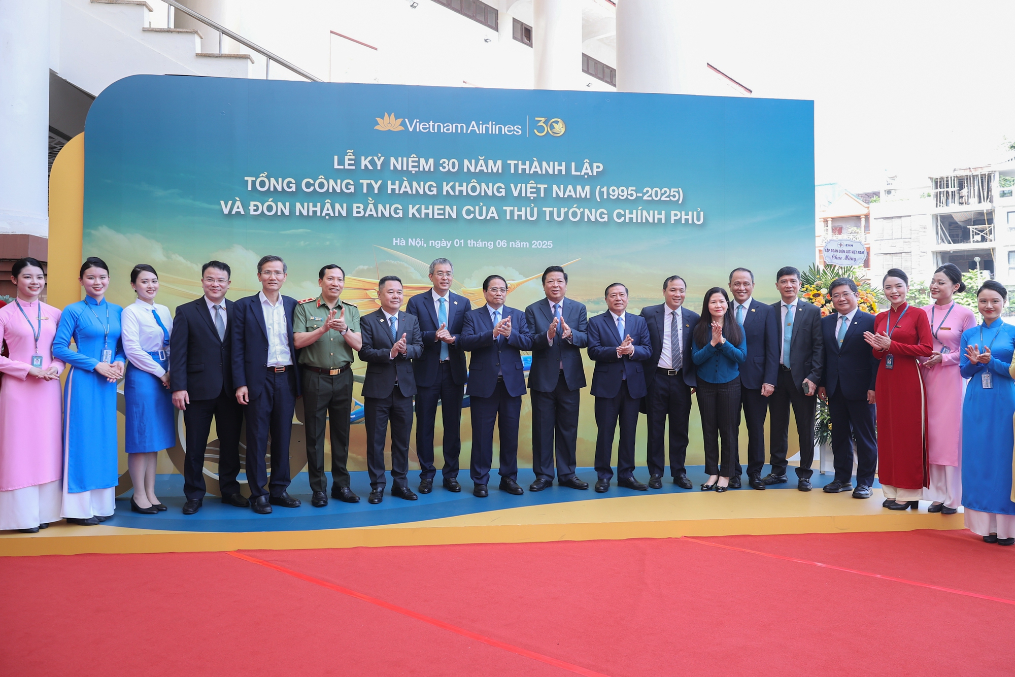 Thủ tướng: Hàng không Việt Nam bay tới đâu, biên giới mềm của Việt Nam tới đó- Ảnh 7. Thủ tướng: Hàng không Việt Nam bay tới đâu, biên giới mềm của Việt Nam tới đó- Ảnh 7.