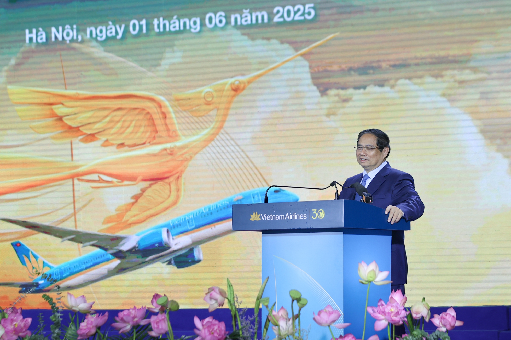 Thủ tướng: Hàng không Việt Nam bay tới đâu, biên giới mềm của Việt Nam tới đó- Ảnh 2. Thủ tướng: Hàng không Việt Nam bay tới đâu, biên giới mềm của Việt Nam tới đó- Ảnh 2.