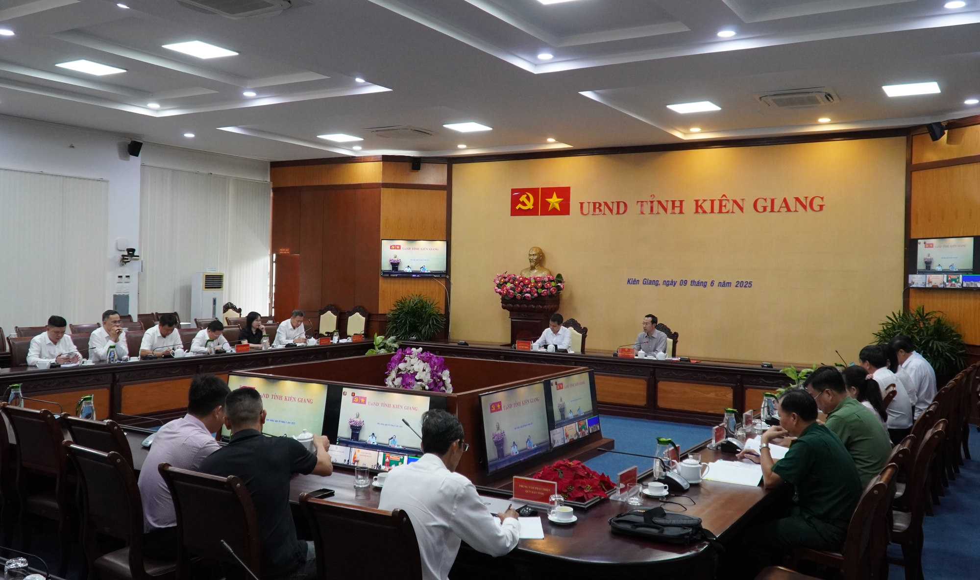 Hoàn thành đúng tiến độ, chất lượng sân bay Phú Quốc phục vụ Hội nghị APEC 2027- Ảnh 1. Hoàn thành đúng tiến độ, chất lượng sân bay Phú Quốc phục vụ Hội nghị APEC 2027- Ảnh 1.