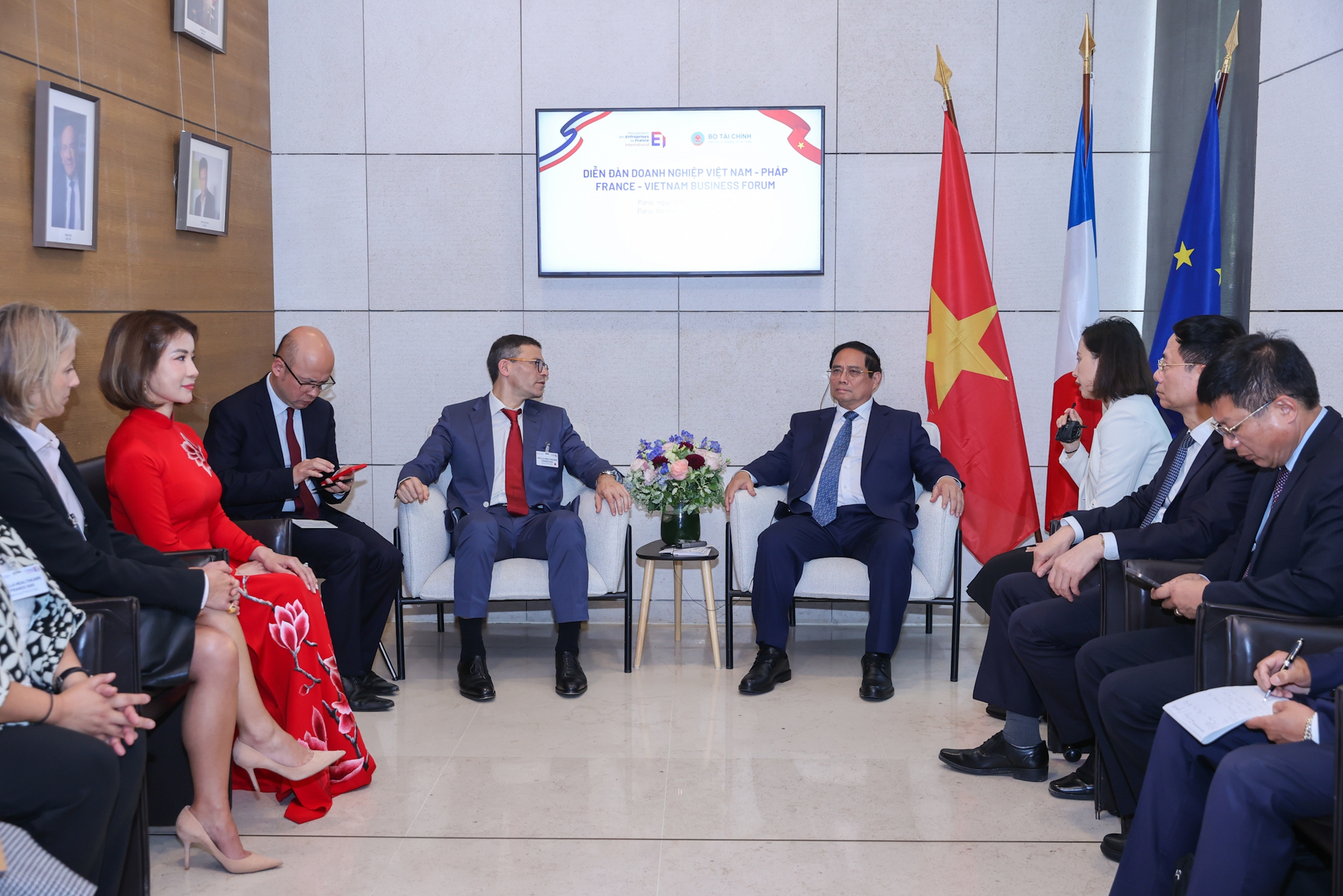 Thủ tướng đề nghị doanh nghiệp dược hàng đầu thế giới mở rộng hoạt động tại Việt Nam- Ảnh 2. Thủ tướng đề nghị doanh nghiệp dược hàng đầu thế giới mở rộng hoạt động tại Việt Nam- Ảnh 2.