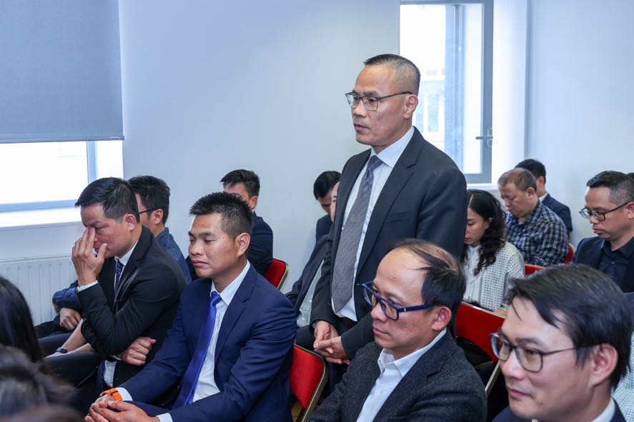 Thủ tướng làm việc với các chuyên gia kiều bào: Sẵn sàng góp sức để đất nước làm chủ các công nghệ chiến lược- Ảnh 3.