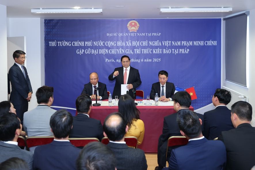 Thủ tướng làm việc với các chuyên gia kiều bào: Sẵn sàng góp sức để đất nước làm chủ các công nghệ chiến lược- Ảnh 1.