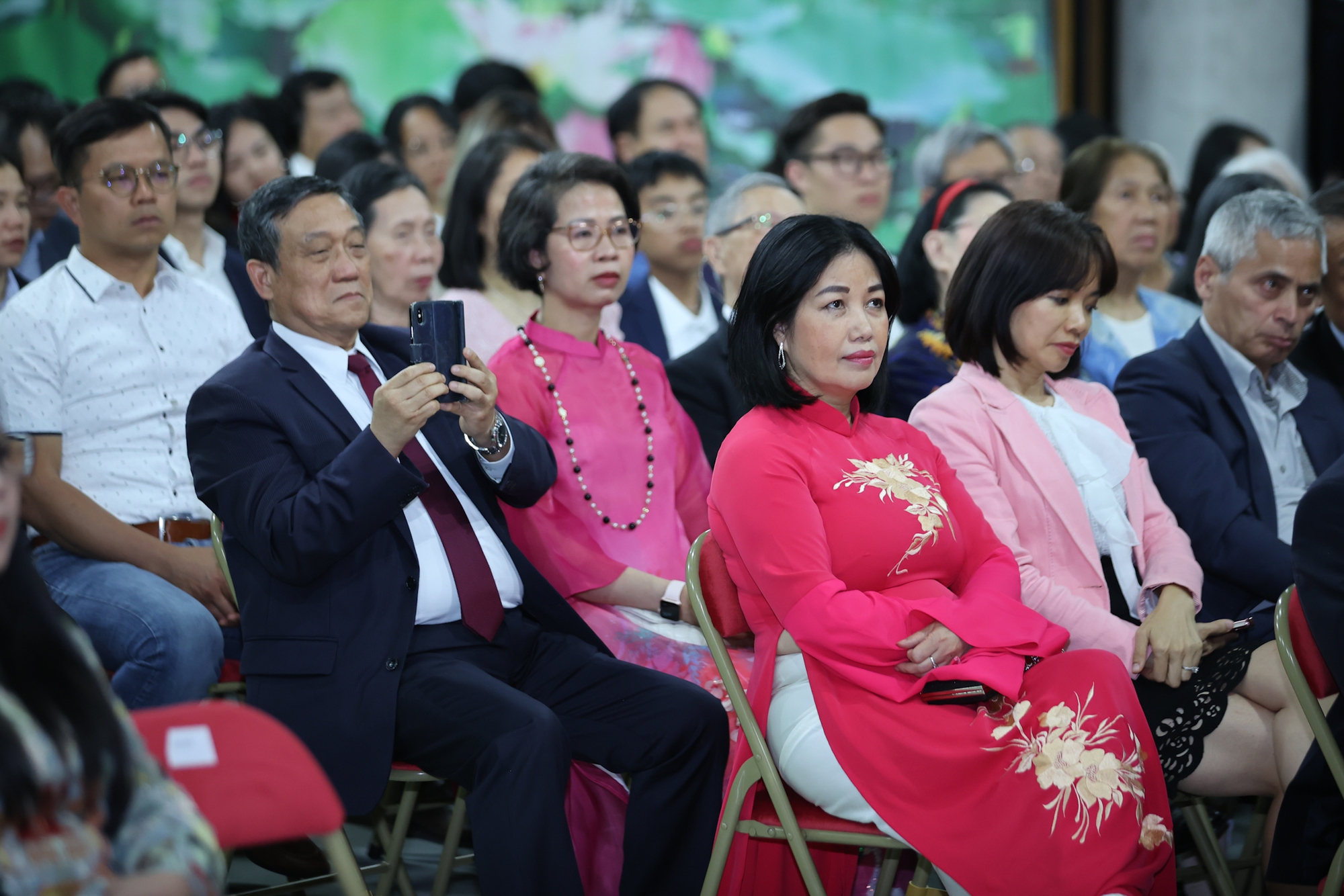 Thủ tướng: Cộng đồng người Việt Nam tại Pháp có truyền thống vô cùng đáng tự hào- Ảnh 8. Thủ tướng: Cộng đồng người Việt Nam tại Pháp có truyền thống vô cùng đáng tự hào- Ảnh 8.