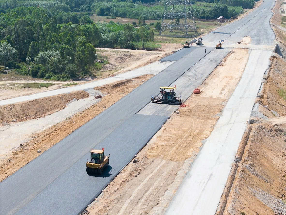 Bộ Xây dựng phân quyền, phân cấp hơn 50% tổng số nhiệm vụ
- Ảnh 1. Bộ Xây dựng phân quyền, phân cấp hơn 50% tổng số nhiệm vụ
- Ảnh 1.