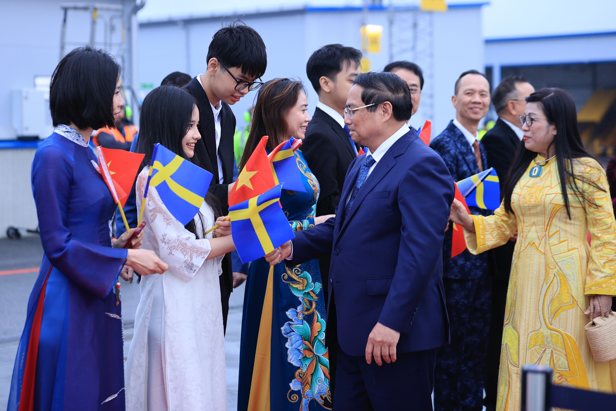 Thủ tướng Phạm Minh Chính tới Stockholm, bắt đầu thăm chính thức Thuỵ Điển- Ảnh 4. Thủ tướng Phạm Minh Chính tới Stockholm, bắt đầu thăm chính thức Thuỵ Điển- Ảnh 4.