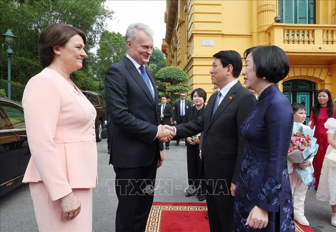 Chủ tịch nước Lương Cường chủ trì lễ đón Tổng thống Lithuania thăm chính thức Việt Nam- Ảnh 1. Chủ tịch nước Lương Cường chủ trì lễ đón Tổng thống Lithuania thăm chính thức Việt Nam- Ảnh 1.