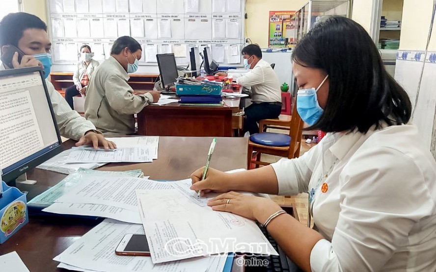 Bằng hành chính học có tương đương chứng chỉ bồi dưỡng chuyên viên?