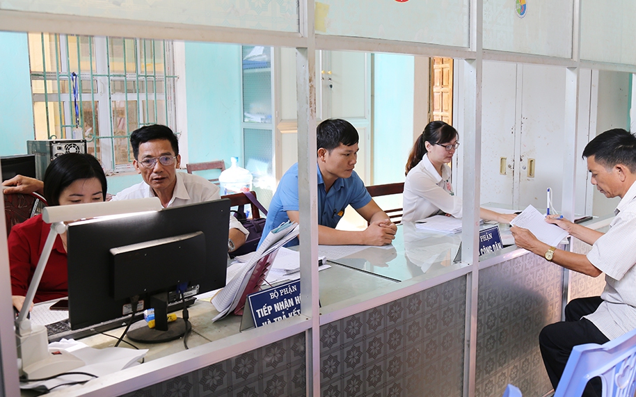 Chứng chỉ bồi dưỡng công chức xã có thay chứng chỉ chuyên viên?