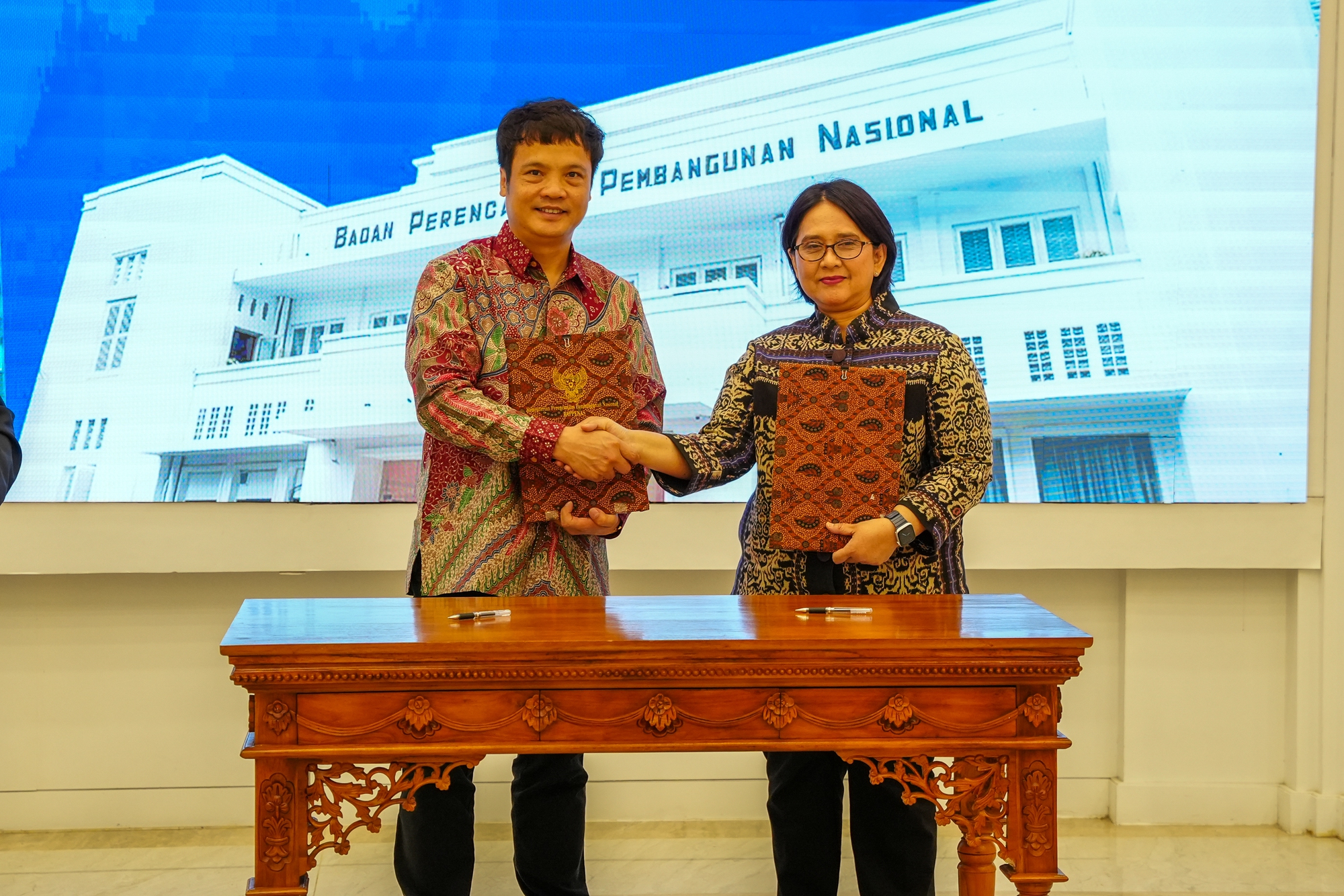 FPT hợp tác với Bappenas và 5 Đại học của Indonesia- Ảnh 1. FPT hợp tác với Bappenas và 5 Đại học của Indonesia- Ảnh 1.