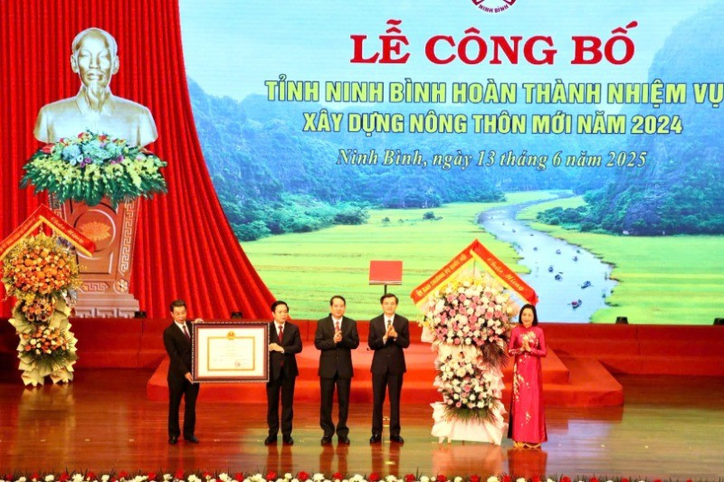 Tỉnh Ninh Bình được công nhận hoàn thành nhiệm vụ xây dựng nông thôn mới- Ảnh 1. Tỉnh Ninh Bình được công nhận hoàn thành nhiệm vụ xây dựng nông thôn mới- Ảnh 1.