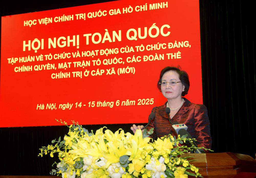 Bộ trưởng Nội vụ: Cấp xã không còn là 'cánh tay nối dài', mà là 'bộ não' điều hành tại cơ sở- Ảnh 1. Bộ trưởng Nội vụ: Cấp xã không còn là 'cánh tay nối dài', mà là 'bộ não' điều hành tại cơ sở- Ảnh 1.